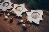 Ziemassvētku rotājums fotogrāfijai ar zvārgulīšiem